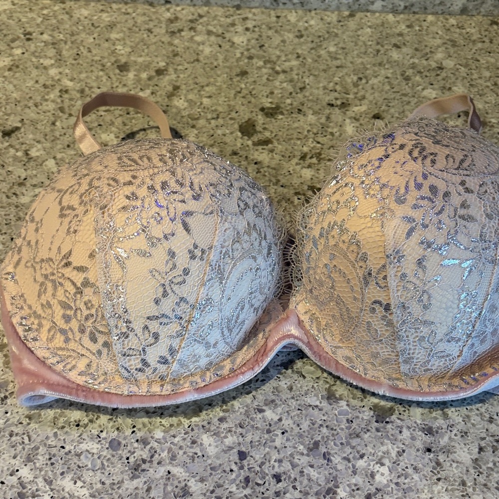 Victoria’s Secret Very Sexy Lace Padded Bra in Pink and Silver